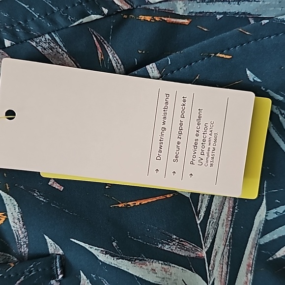 Men's Shorts - Picture 3 of 6